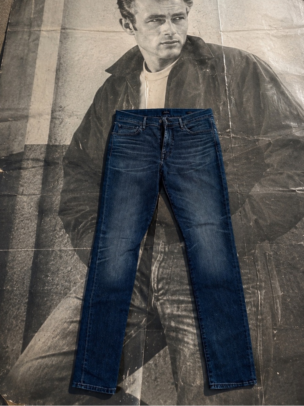 Joe’s Jeans The Dean Slim & Tapered Fit. Amazingly comfortable. Lightly worn.